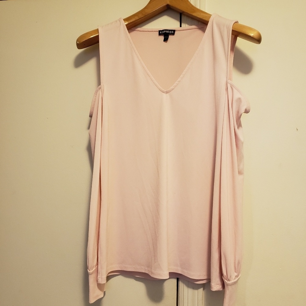 LS Cold shoulder top